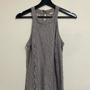 Eyeshadow Lace Tank Top in Gray